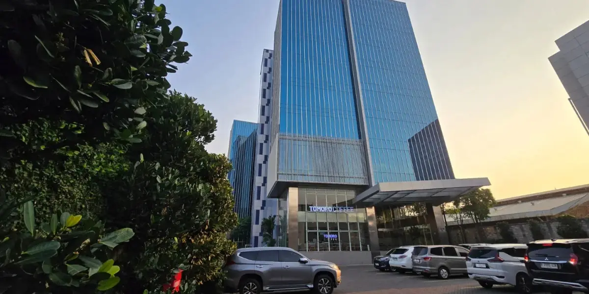 1 gedung baja